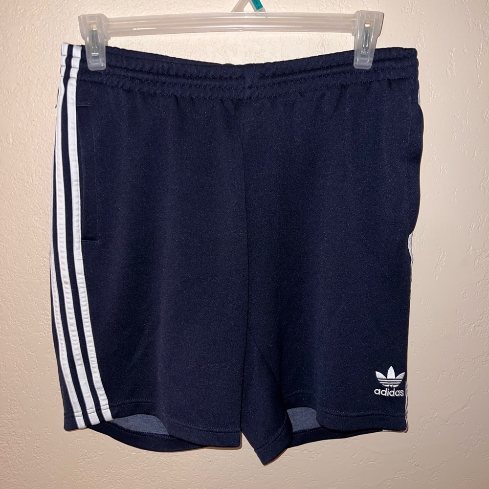 Adidas men’s shorts size L